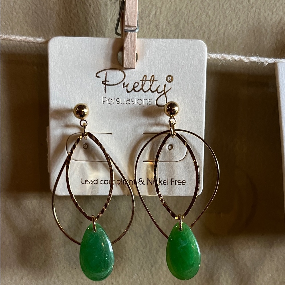 Pretty Persuasions Emerald Teardrop Earrings